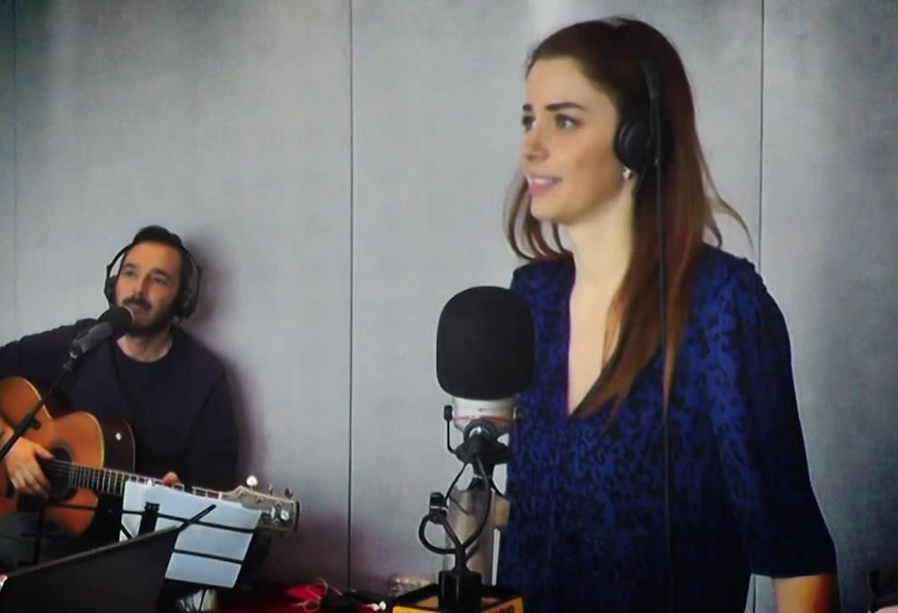 Annalisa: lei canta “Mad about you”. E noi siamo pazzi di lei!