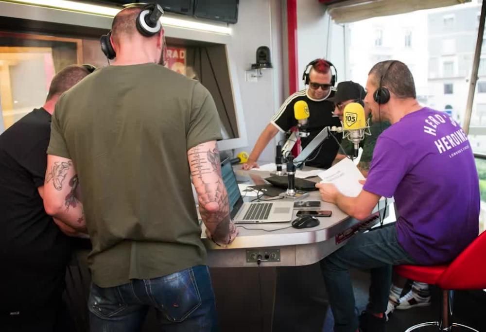 I Boomdabash non dicono no al Casaoke!