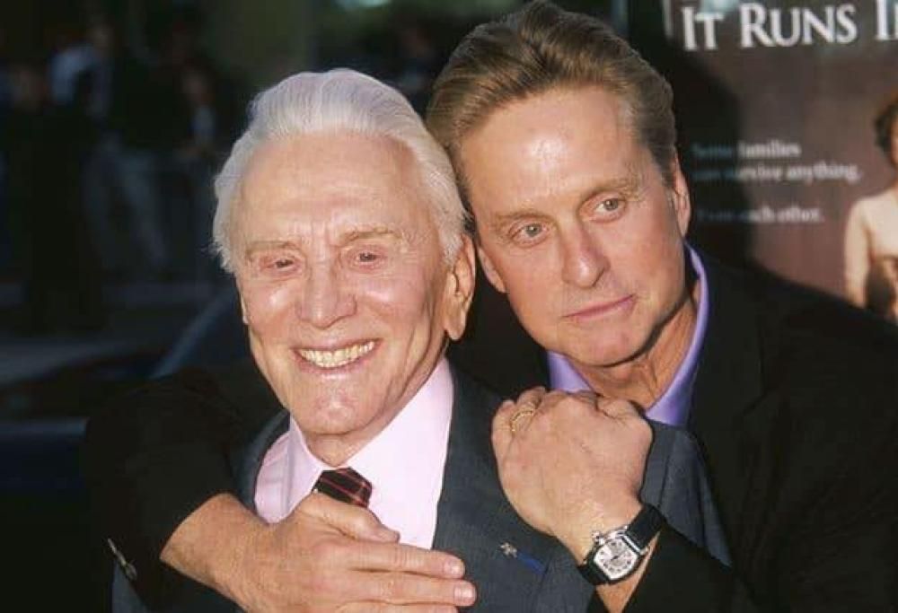È morto Kirk Douglas: l’icona di Hollywood aveva 103 anni