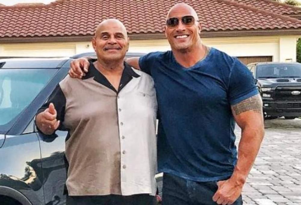 È morto Rocky Johnson, leggenda del wrestling e padre di The Rock