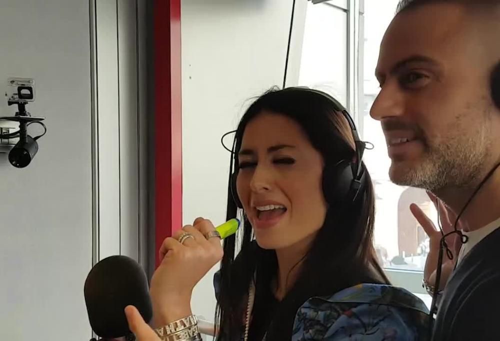 Il karaoke di 105 Take Away con Elisabetta Gregoraci: ecco “Parole Parole”