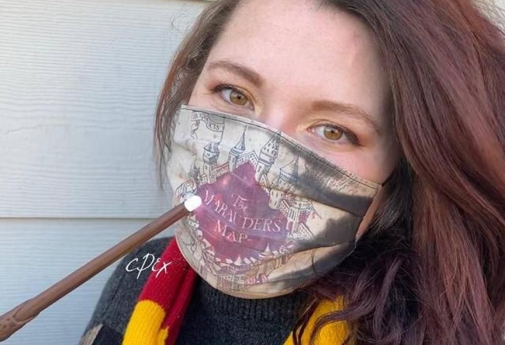 Artista crea maschere di Harry Potter che mostrano la mappa del Malandrino quando respiri