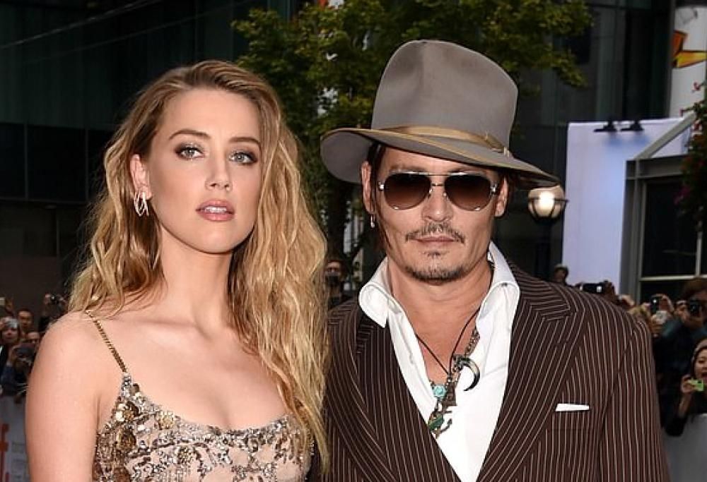 Johnny Depp: nell’audio di una lite Amber Heard lo colpisce con padelle e vasi