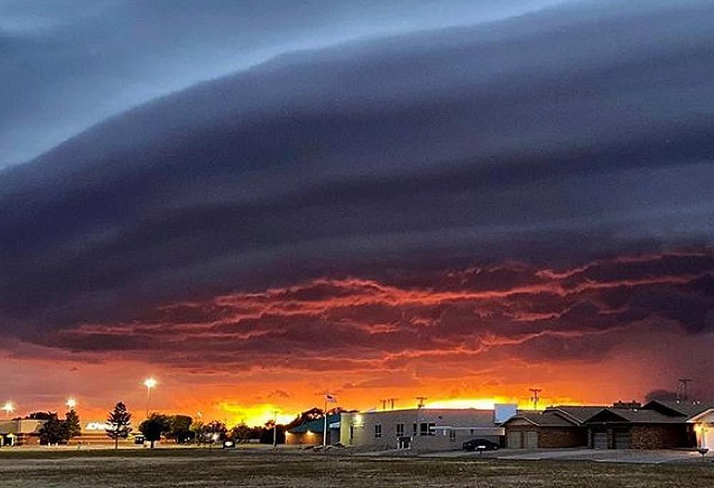 Una strana nube a forma di “nave aliena” è stata avvistata nel Nuovo Messico