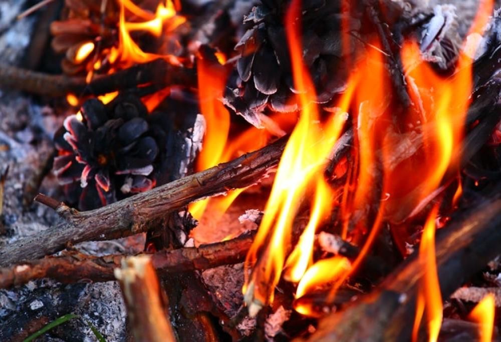 Svizzera, camminano sui carboni ardenti e si ustionano