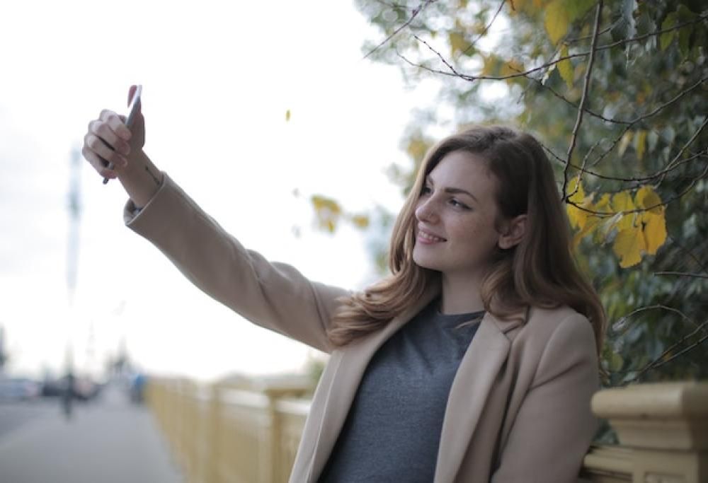 Trova il marito dell’amica su app di incontri