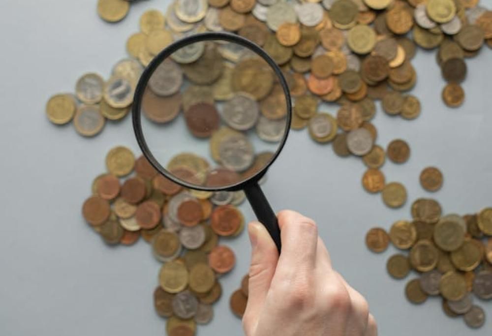 Chiede alla ex i soldi spesi per la vacanza