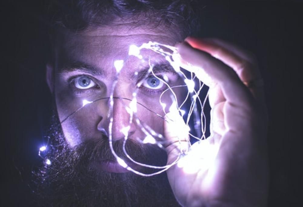 Allarme neuro armi che pilotano il cervello