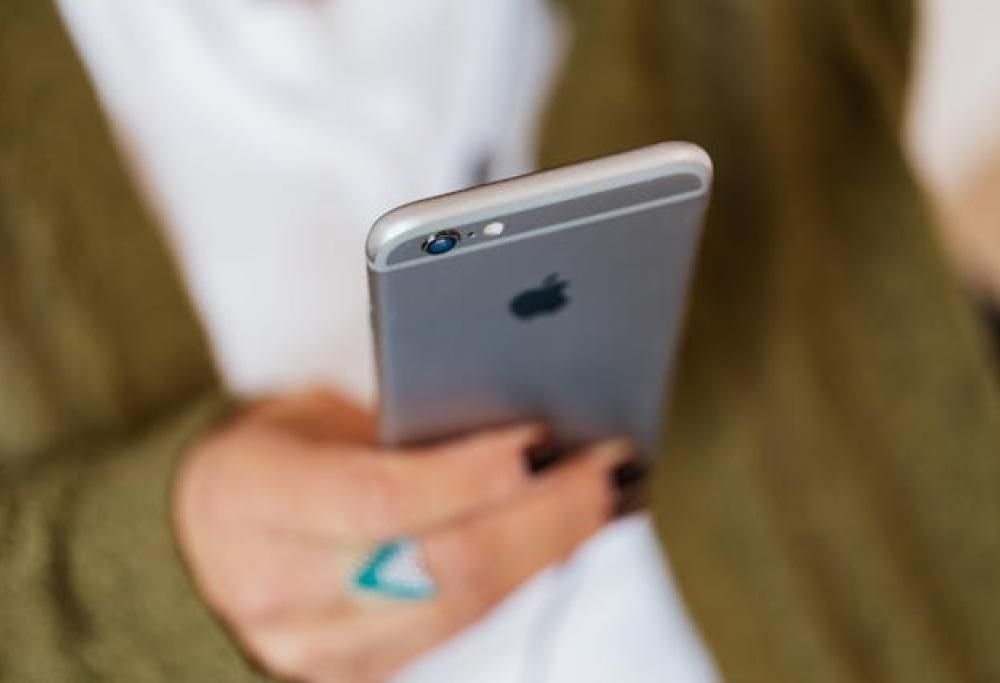 Chat di mamme sfocia in rissa