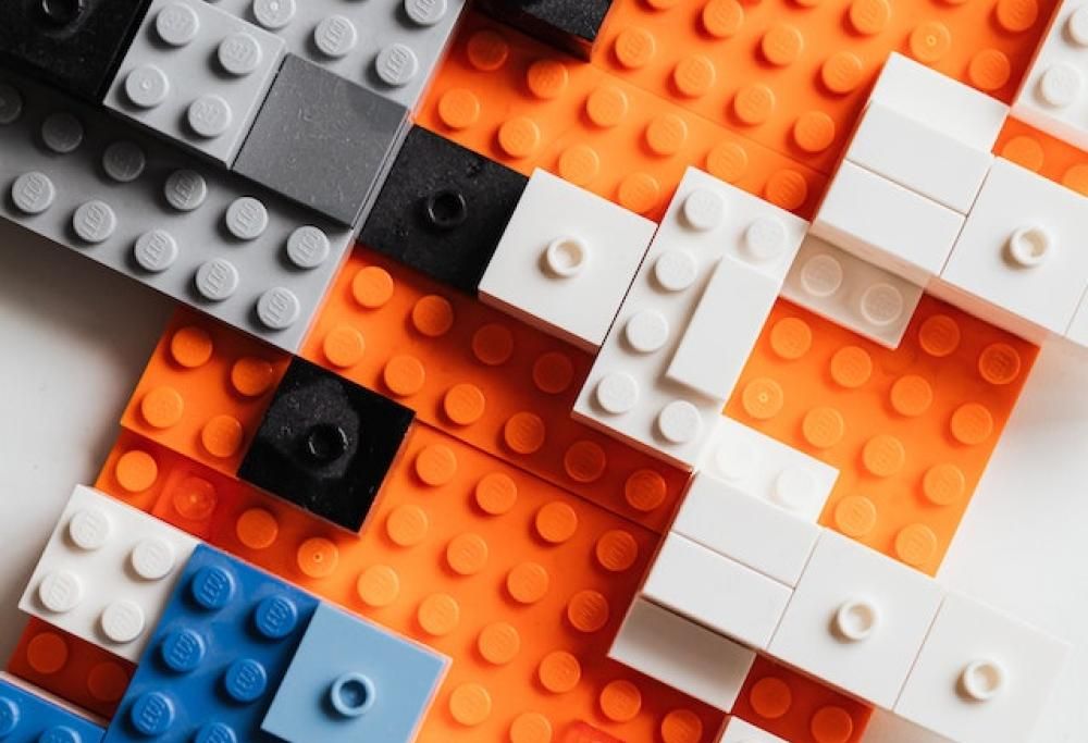 Ingoiano Lego per scoprire quanto ci vuole a defecarli