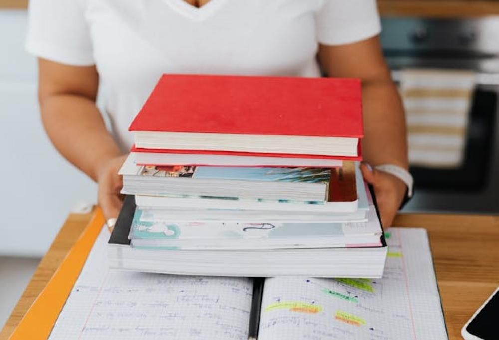 Puglia, azienda sostiene i dipendenti per l’acquisto dei libri di scuola