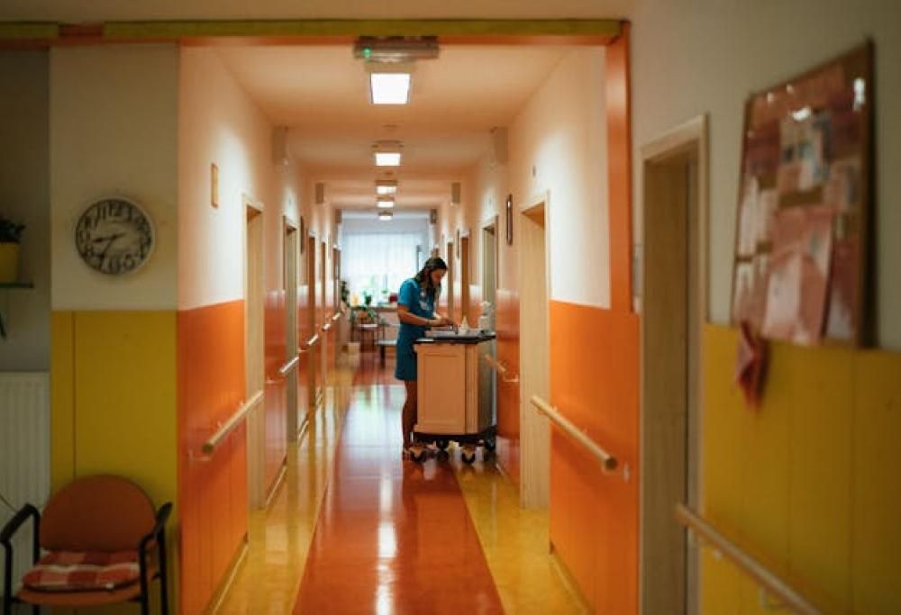 Operatrice sanitaria lavora 6 giorni in 9 anni