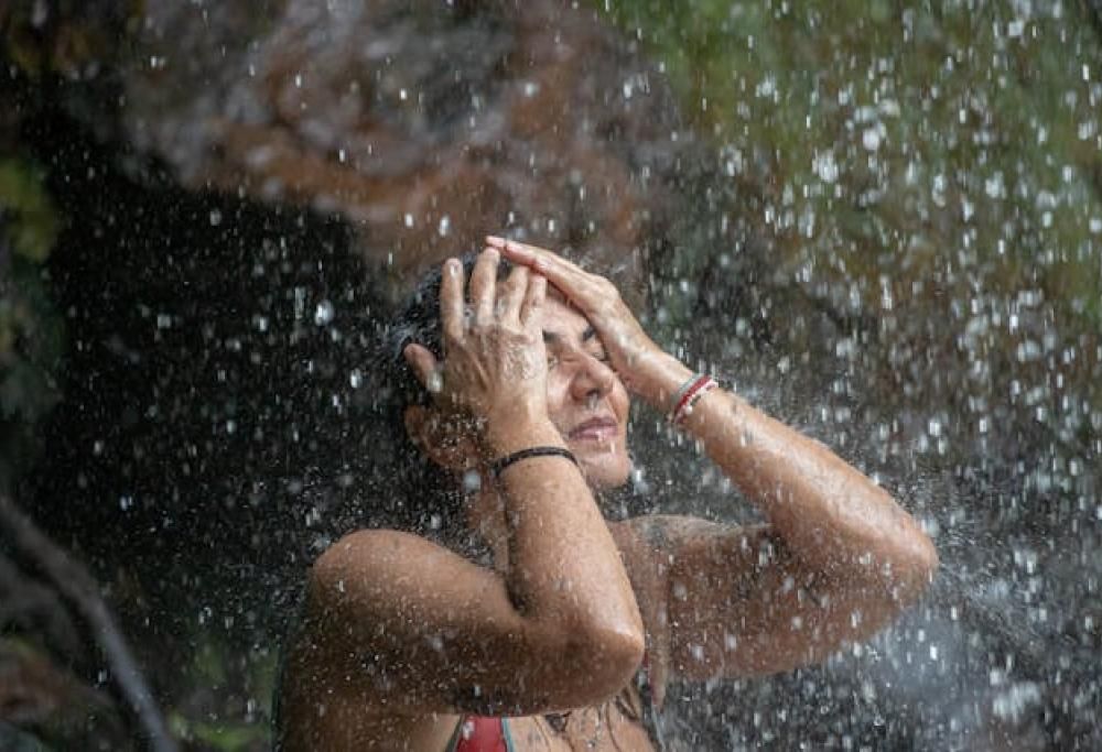 Eiacula sulla vicina dal balcone, accusato di getto pericoloso