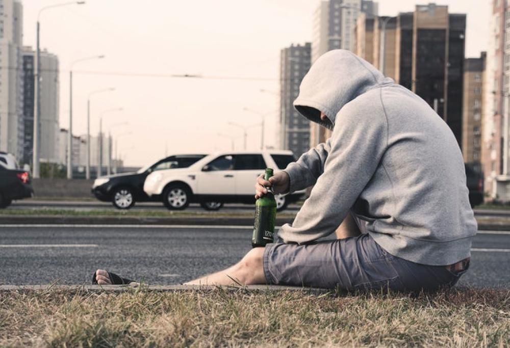 Un solo drink rimpicciolisce il cervello