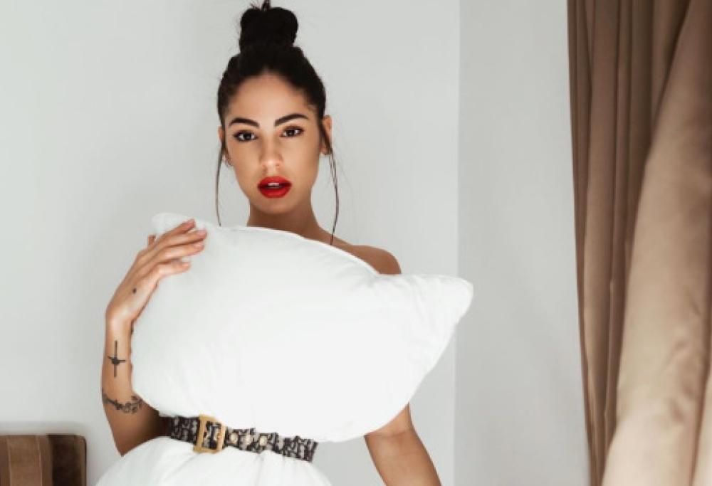 Spopola sui social la #QuarantinePillowChallenge lanciata dalle influencer della moda