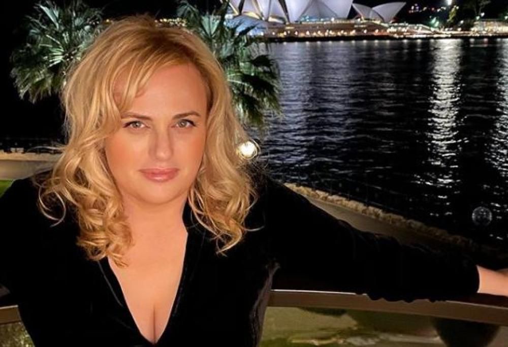 L’attrice Rebel Wilson ha perso ben 75 kg (e lo mostra sui social)
