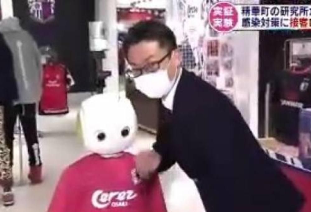 Giappone: robot impone distanziamento sociale e l’uso delle mascherine