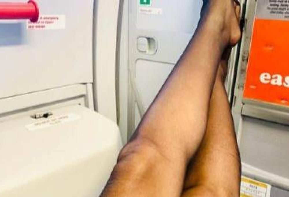 L’equipaggio di cabine aeree vendono nudi su OnlyFans a causa della pandemia