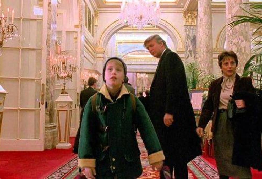 La gente chiede la rimozione di Trump da “Mamma ho perso l’aereo 2”