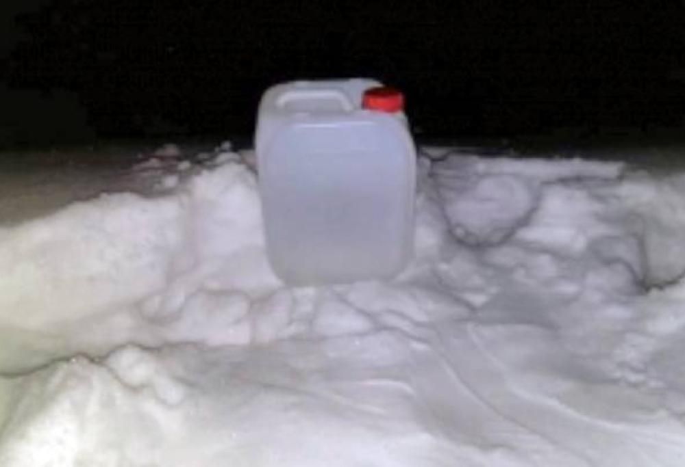 Sette persone sono morte dopo aver bevuto disinfettante per le mani durante una festa