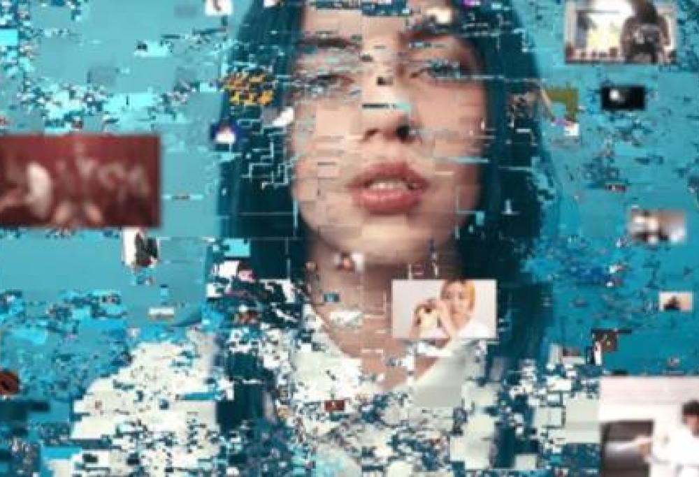 Billie Eilish pubblica il primo video musicale infinito al mondo