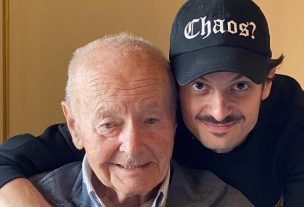 Il commovente addio di Rovazzi al nonno, morto per il Covid-19: “Ho sperato nell’impossibile”