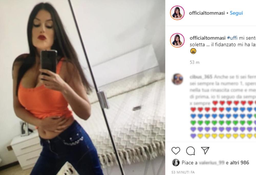 Sara Tommasi torna single: “Uffi, mi sento sola, il fidanzato mi ha lasciata”