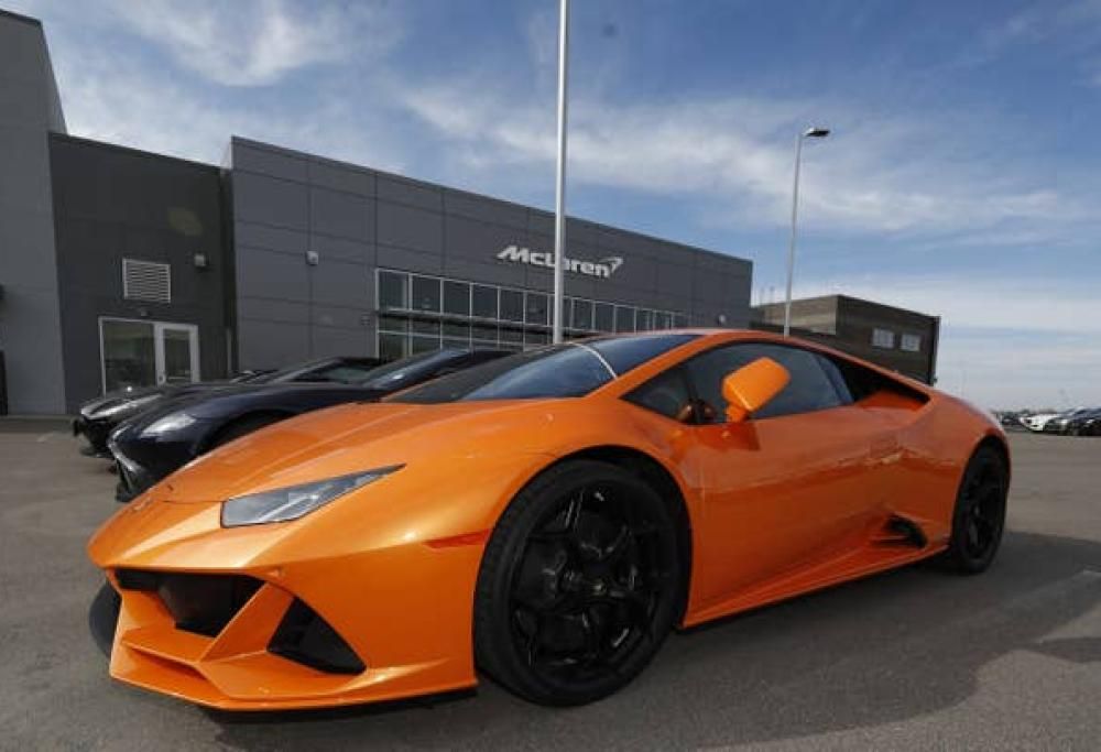 Utilizza dei prestiti per delle imprese a causa del Covid per comprarsi una Lamborghini