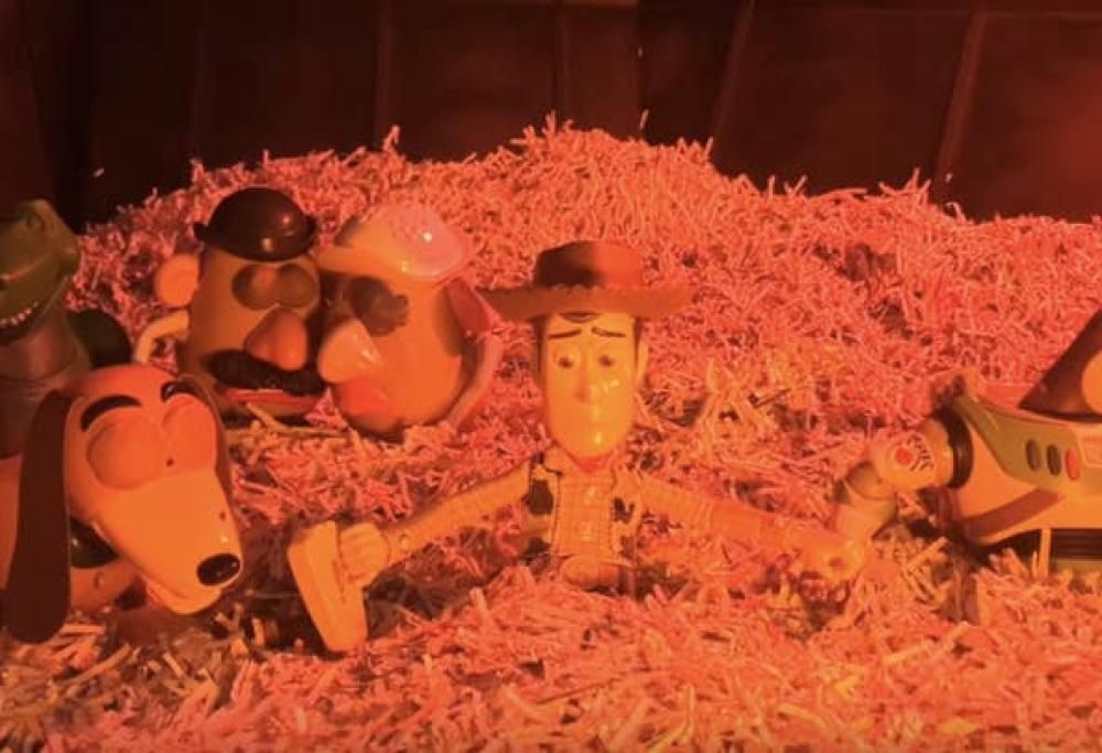 Due adolescenti hanno impiegato 8 anni per realizzare “Toy Story 3” con giocattoli veri!