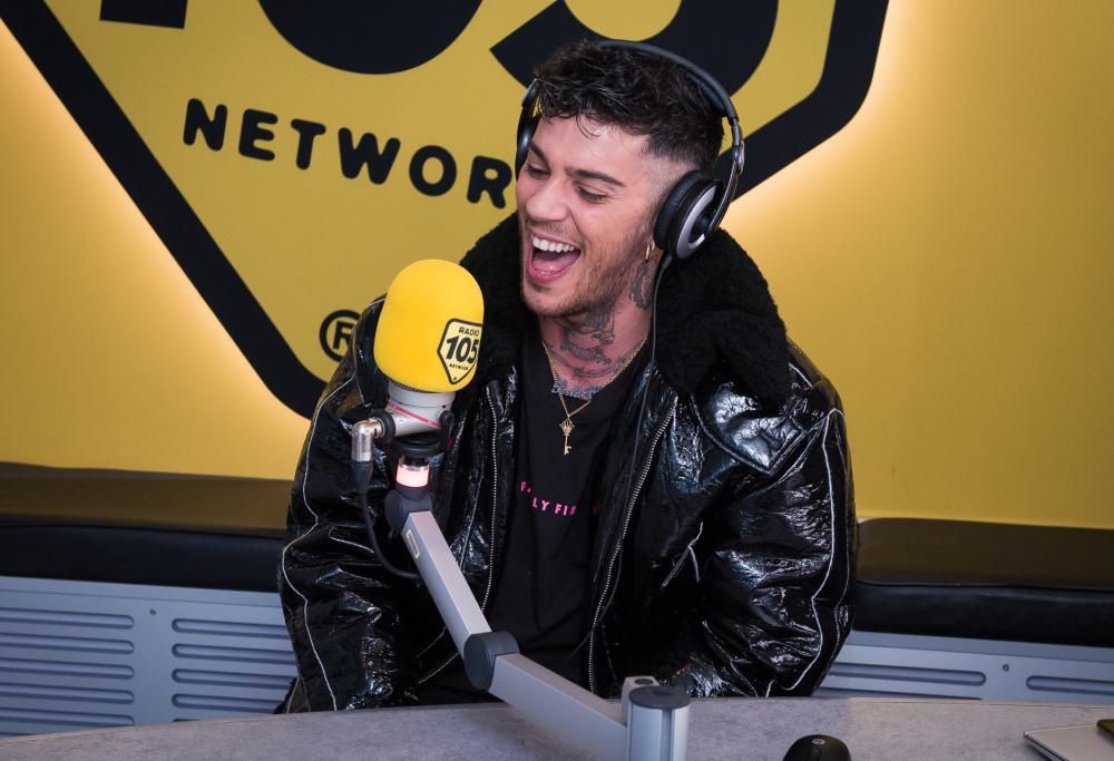 Emis Killa a 105 Mi Casa canta sulla base di Cardi B la sua canzone