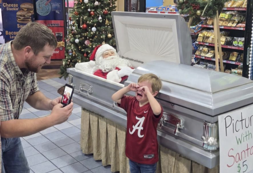 Lo strano caso del Babbo Natale in una bara