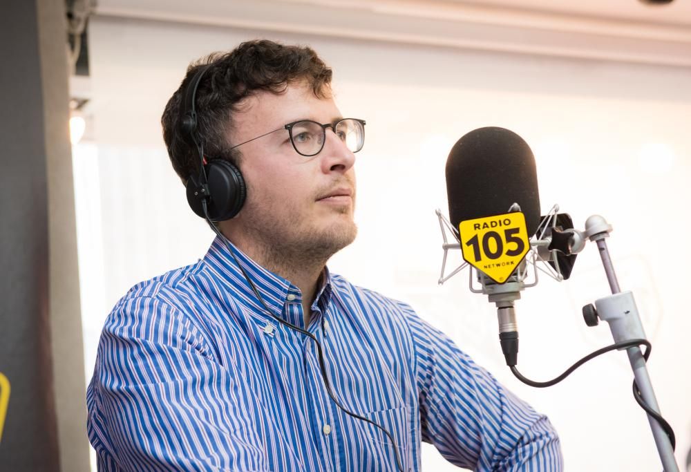 Diego Fusaro presenta a Tony e Ross il suo nuovo libro: Storia e Coscienza del Precariato PT 2