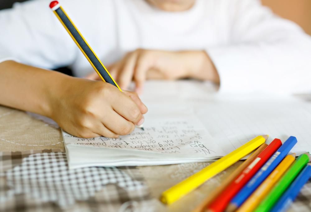 Compiti vacanze di Natale: la circolare che limita le assegnazioni