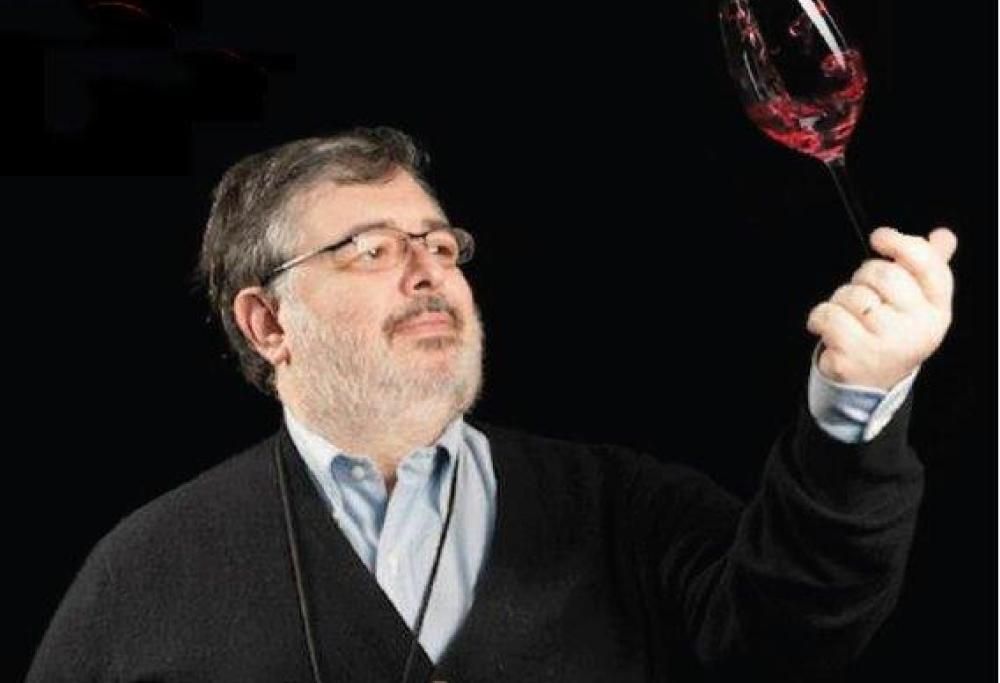Daniele Cernilli, giornalista enogastronomico, ospite di Tony e Ross per presentare la “Guida essenziale ai vini d’Italia” PT2