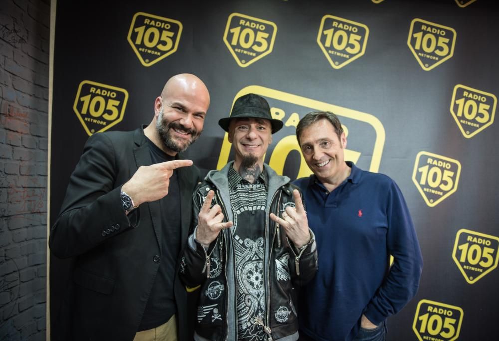 Per parlare della raccolta “J-Ax & Friends”, J Ax non poteva non essere ospite di Tony e Ross PT2