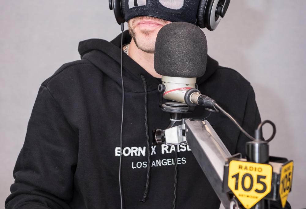 The Bloody Beetroots toglie la maschera a 105 Mi Casa