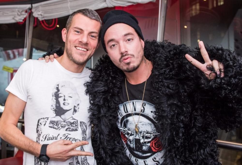 J BALVIN ospite nella casa di Max Brigante