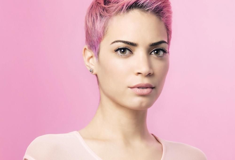 Elodie regala una versione unplugged del suo nuovo successo: Nero Bali