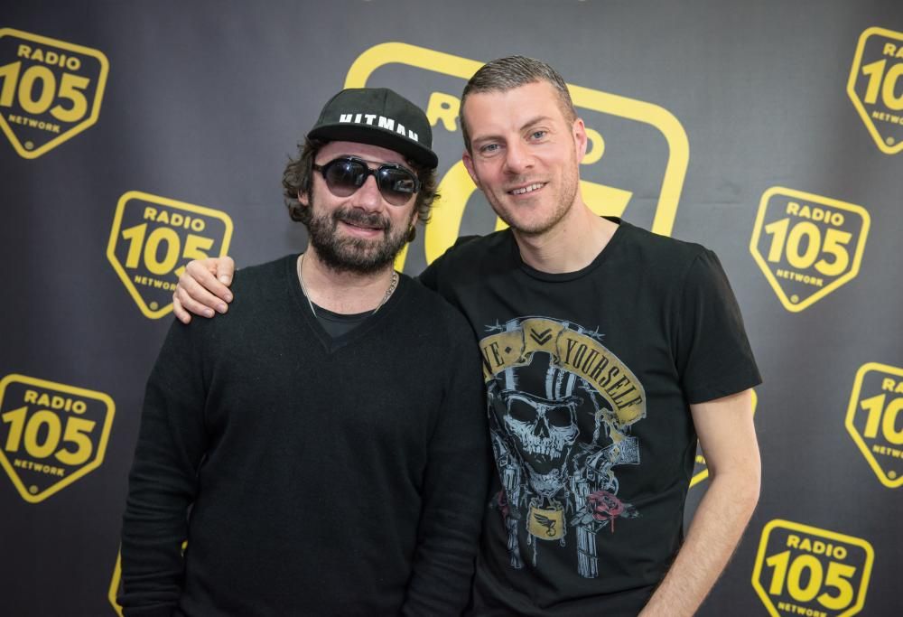 Nella casa di Max Brigante c’è Federico Zampaglione, che ci presenta “Dove Tutto E’ A Metà” e ci canta “Space Oddity”