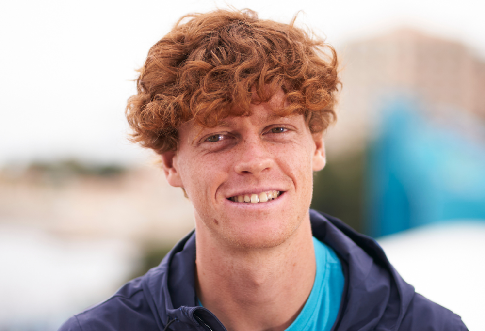 Jannik Sinner eletto miglior tennista ITF 2025: beffa per Alcaraz