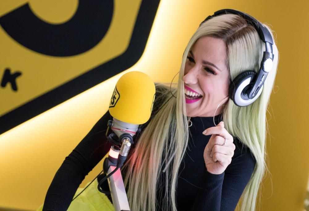 Baby K canta una strofa di “Certe Cose” su un’altra base a 105 Mi Casa