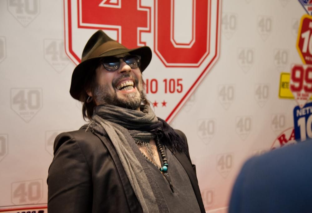 Eppur Mi Son Scordato di Te live a 105 Take Away