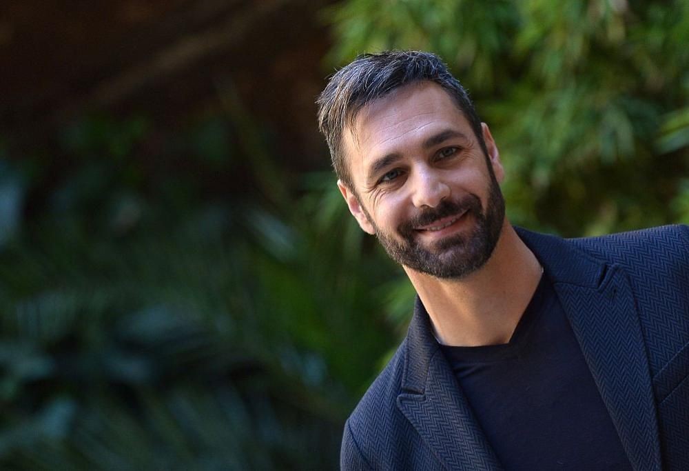 Raul Bova a 105 Night Express per raccontare di DUE: il suo ultimo spettacolo teatrale