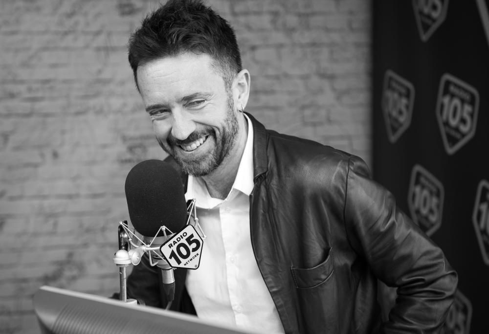 La politica è una cosa seria: il nuovo libro di Andrea Scanzi a 105 Friends