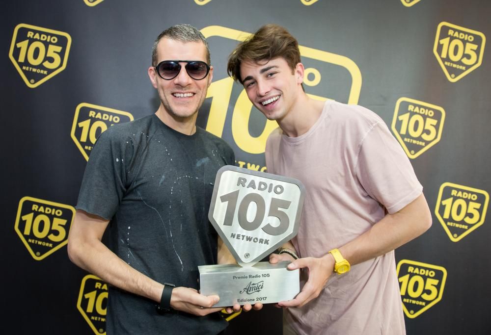 Riki, da Amici16 alla casa di Max Brigante: per lui, un Casaoke da urlo!