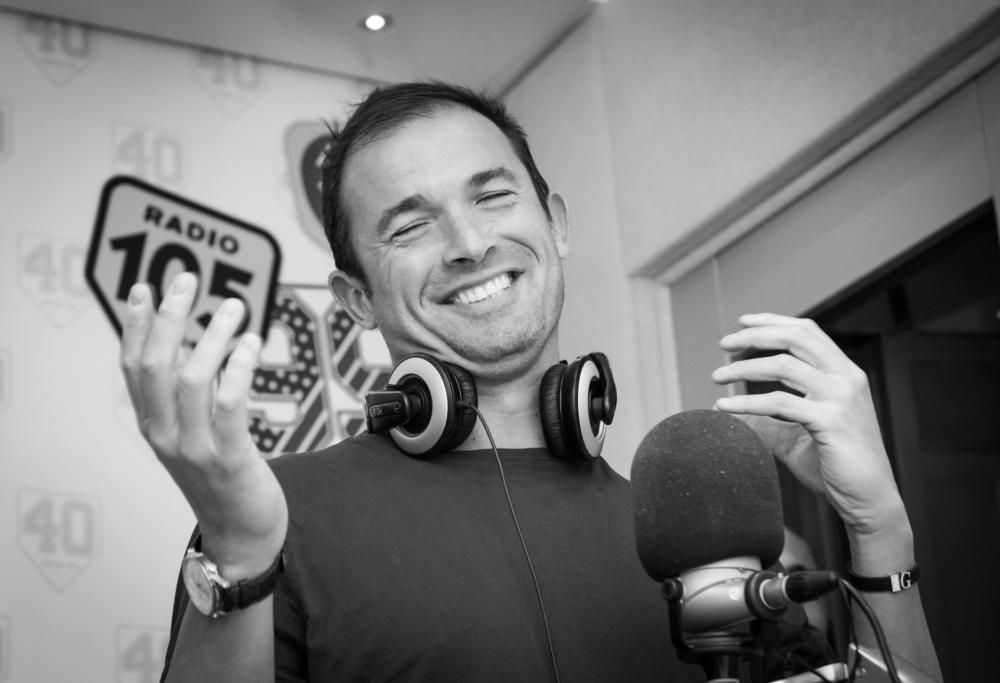 Gianluca Impastato canta La Donna Cannone insieme alla Take Away Band