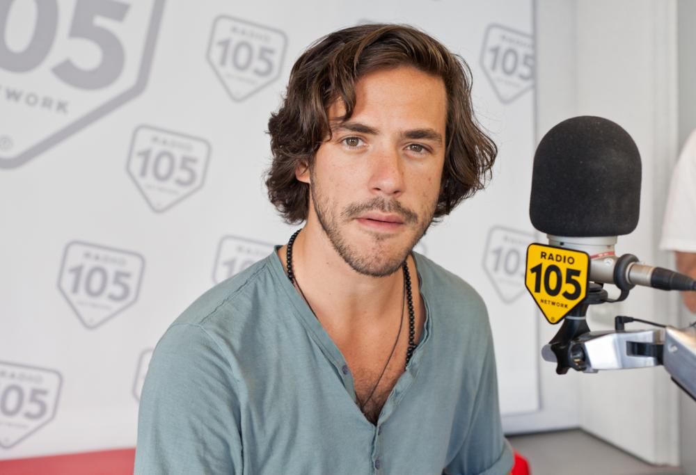 Jack Savoretti a 105 Night Express: “Ad aprile suonerò nei teatri italiani”