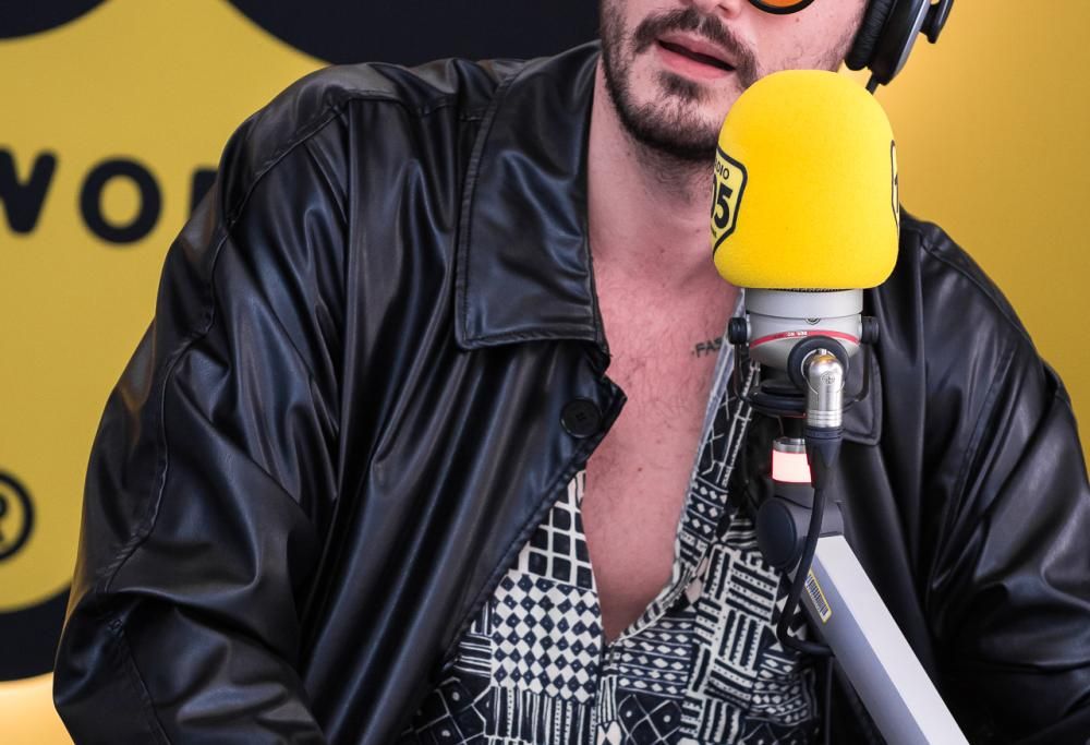 Carl Brave canta le sue strofe su altre canzoni a 105 Mi Casa