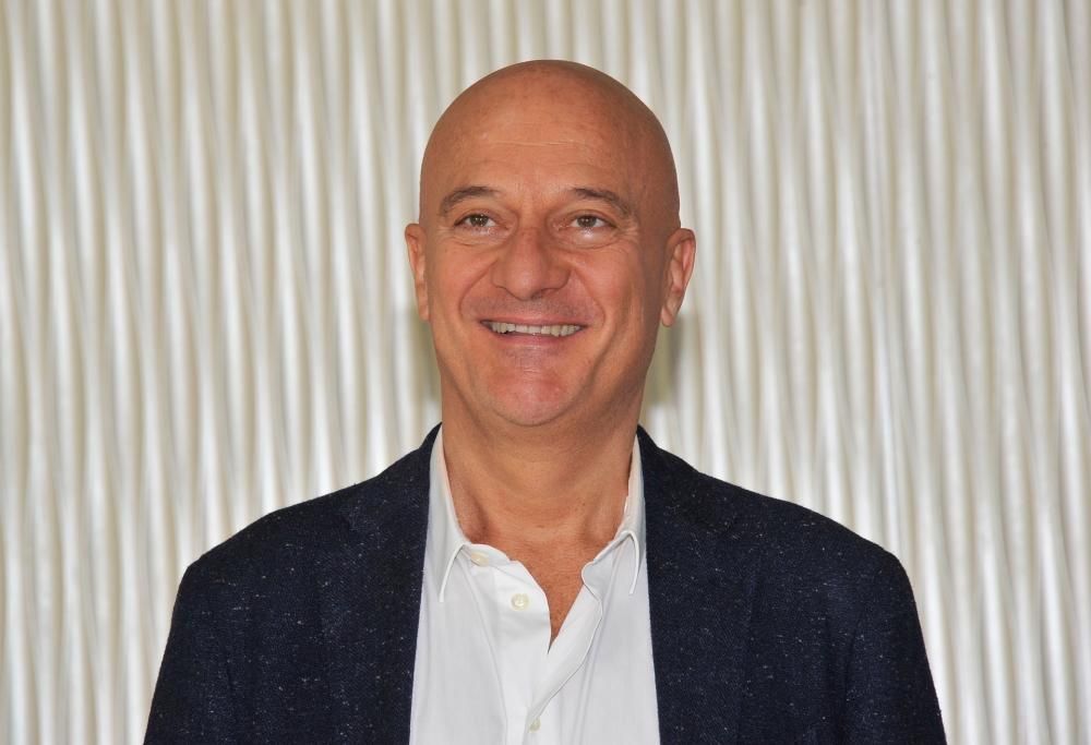 105 Friends chiama Claudio Bisio