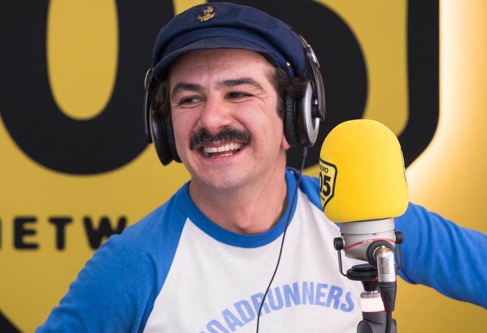 A 105 Mi Casa c’è Francesco Mandelli che risponde alle domande dei bambini